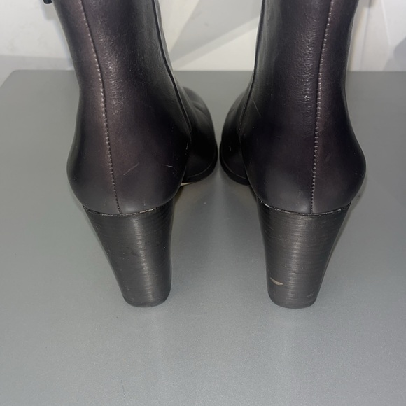 MK BOOTIES 7 1/2 - Picture 4 of 7